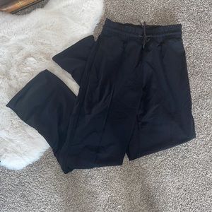 Black lulu lemon sweats